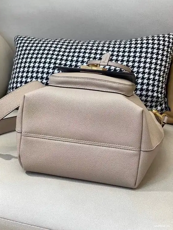 WIS VUITTON BUCKET LOUIS LOCKME 0625